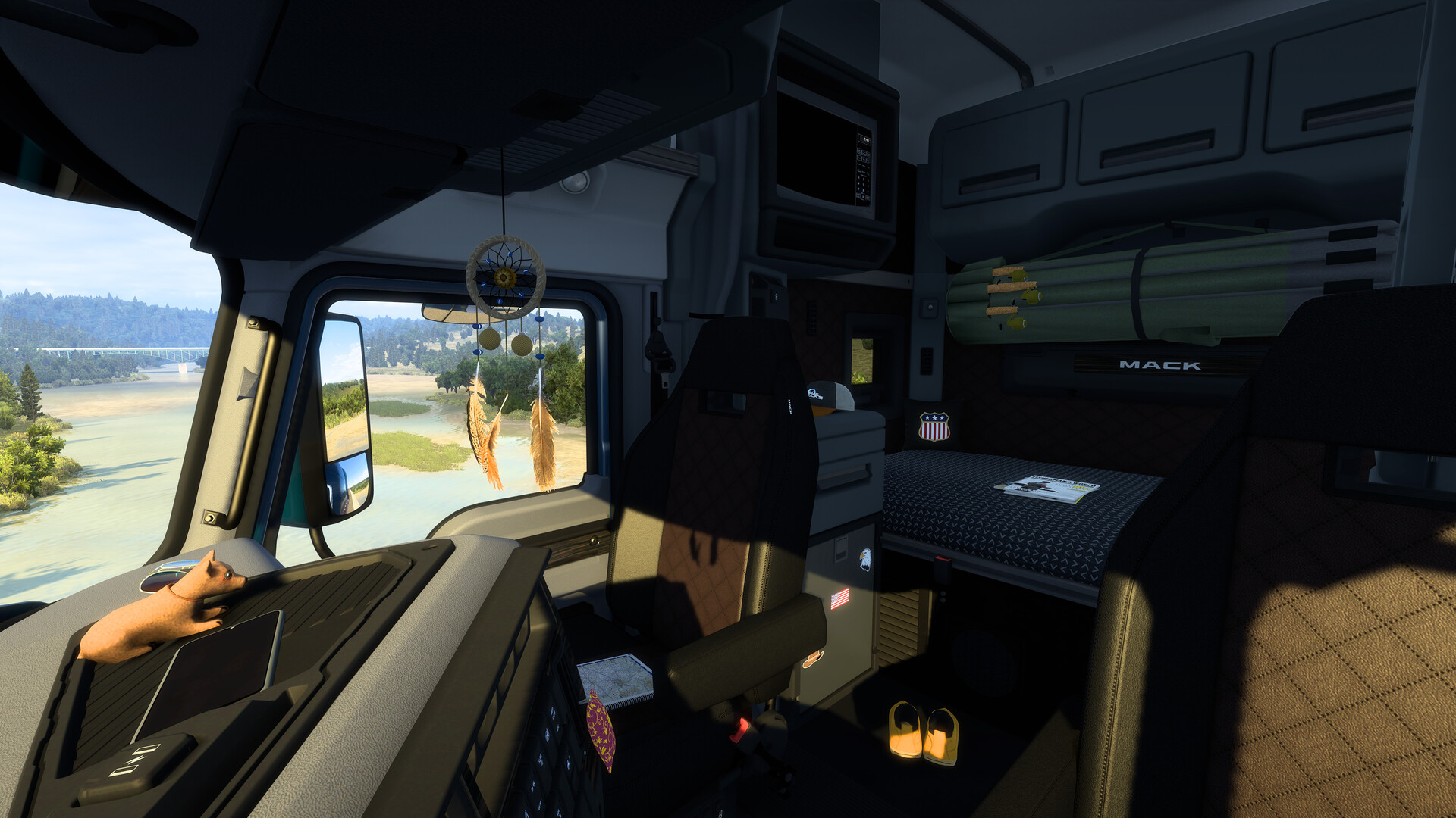 American Truck Simulator - Cabin Accessories gameplay screenshot 5