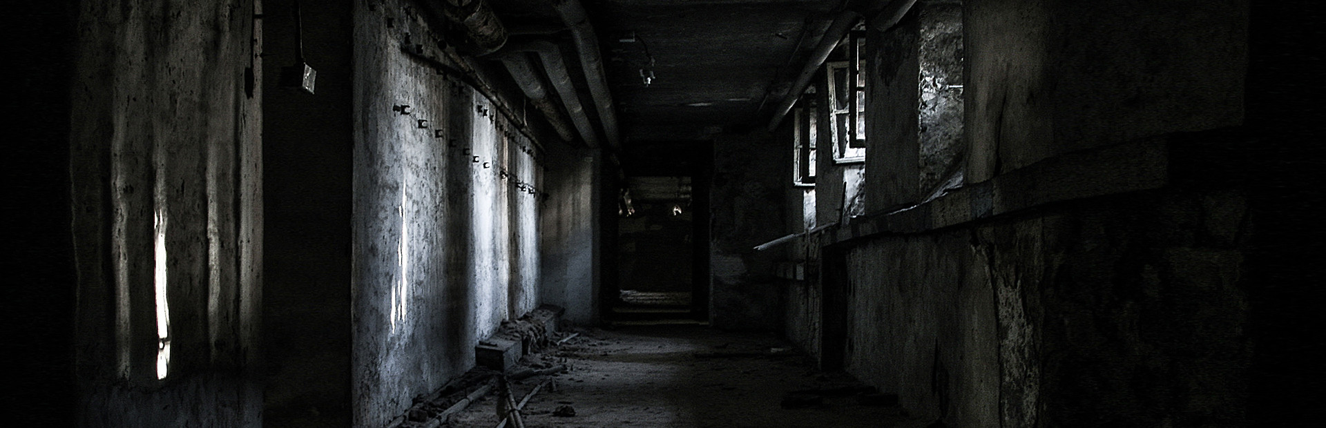 VR Girls’ Room in Darkness