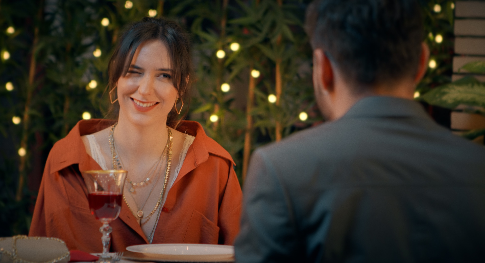 First Date : Late To Date
