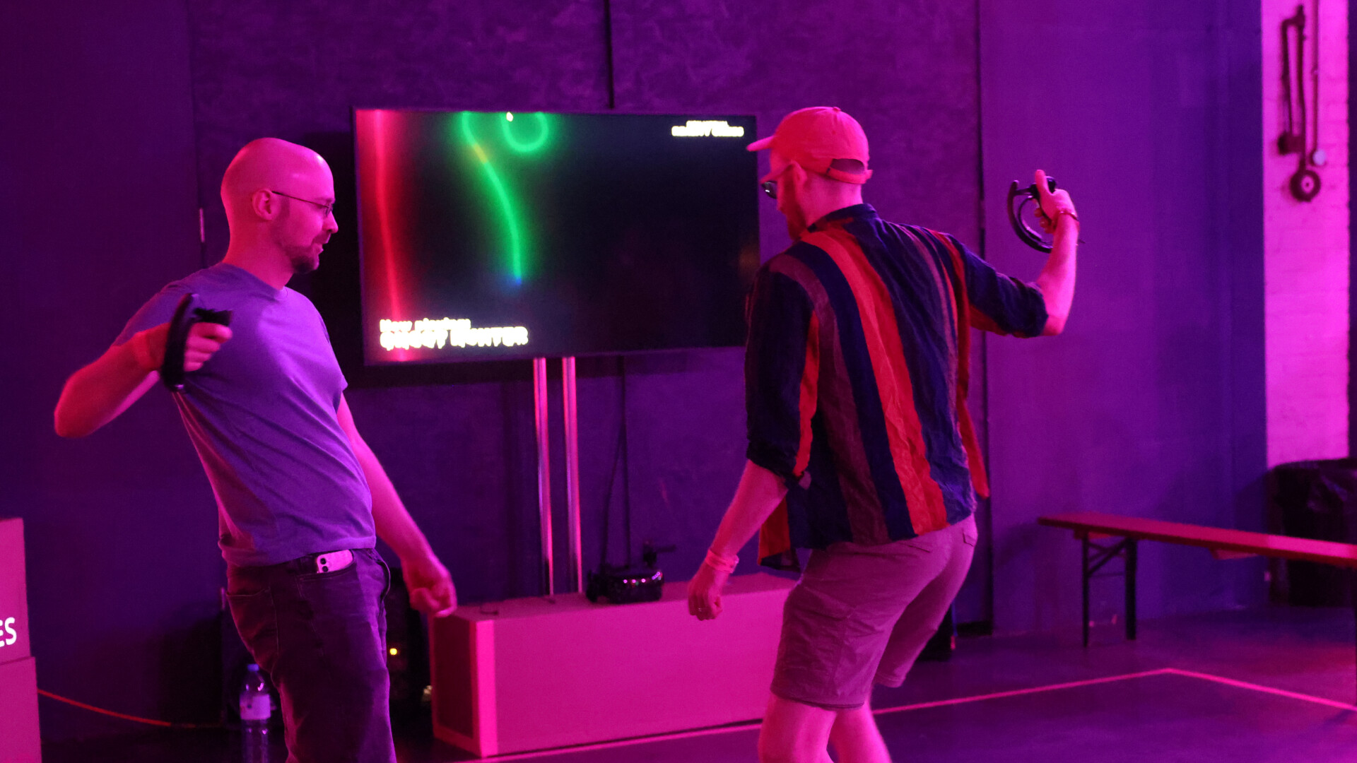 Non-Virtual Reality Games screenshot #17