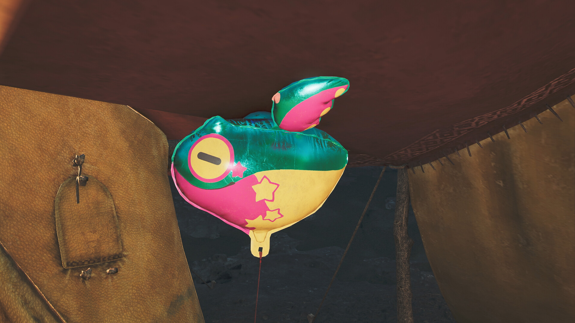 Monster Hunter Wilds - Pendant: Strigible: Color Featured Screenshot #1