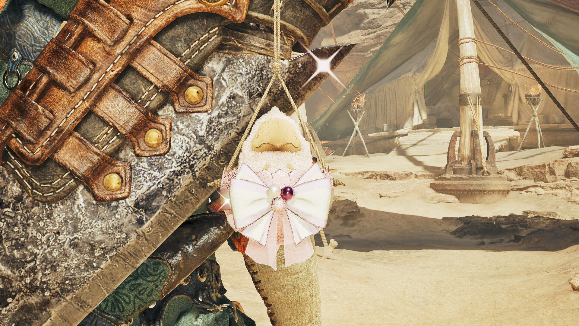 Monster Hunter Wilds - Pendant: Pink Rock-a-Baby Featured Screenshot #1