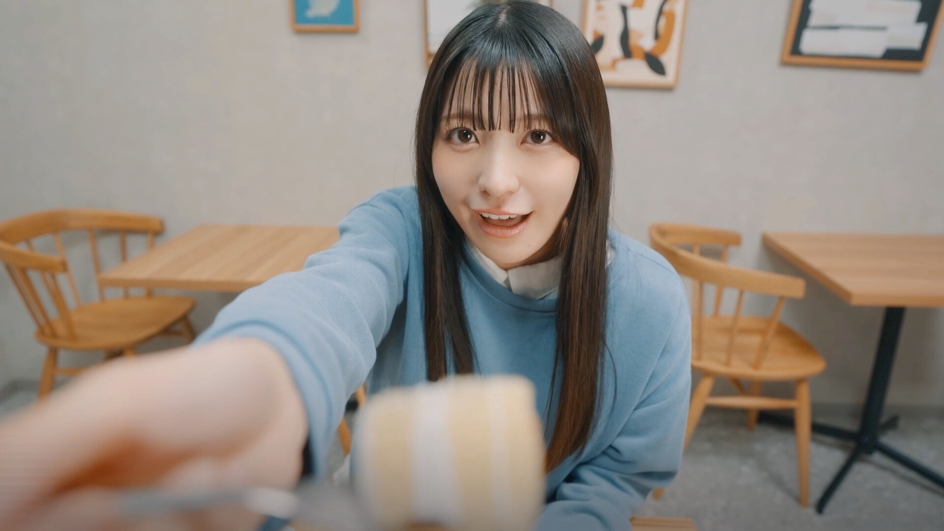 Roommates, Romance, and Ringing Hearts screenshot #3