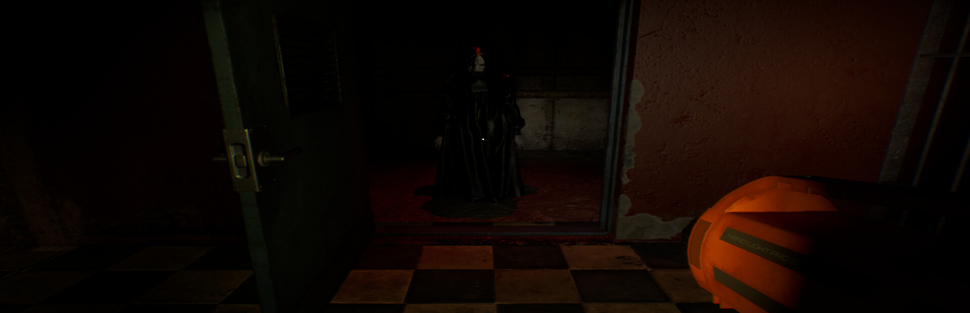 THE SILENT BUNKER SCREAMING ECHOES