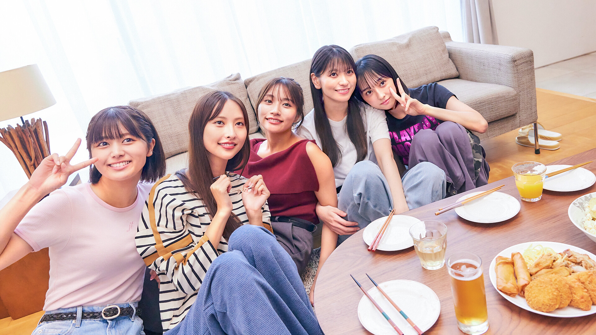 Roommates, Romance, and Ringing Hearts – Premium Bonus Photo Album Featured Screenshot #1