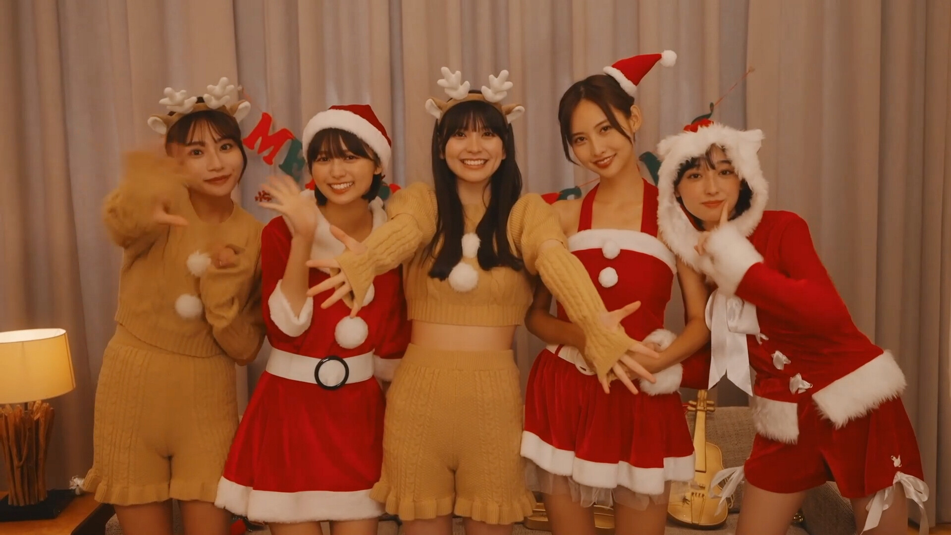 Roommates, Romance, and Ringing Hearts – Party Time! Featured Screenshot #1