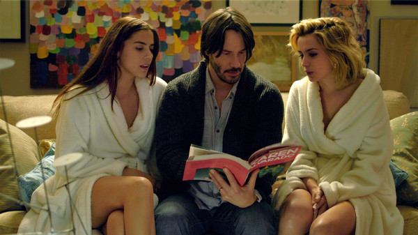 Knock Knock (2015) screenshot 2