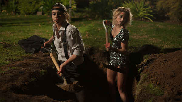 Knock Knock (2015) screenshot 5