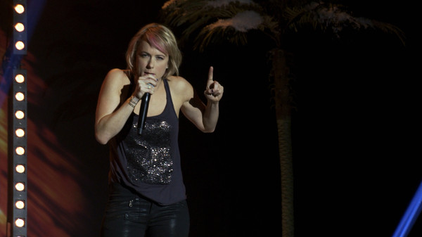 Iliza Shlesinger: Freezing Hot screenshot 4