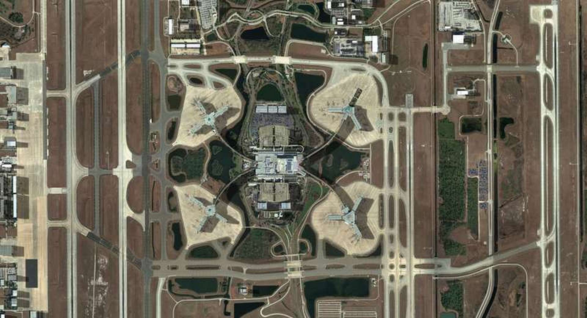 Tower!2011:SE - Orlando [KMCO] Airport Featured Screenshot #1