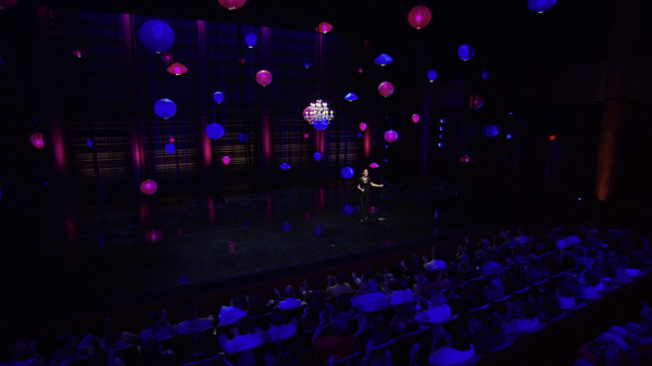 Whitney Cummings: Money Shot screenshot 1